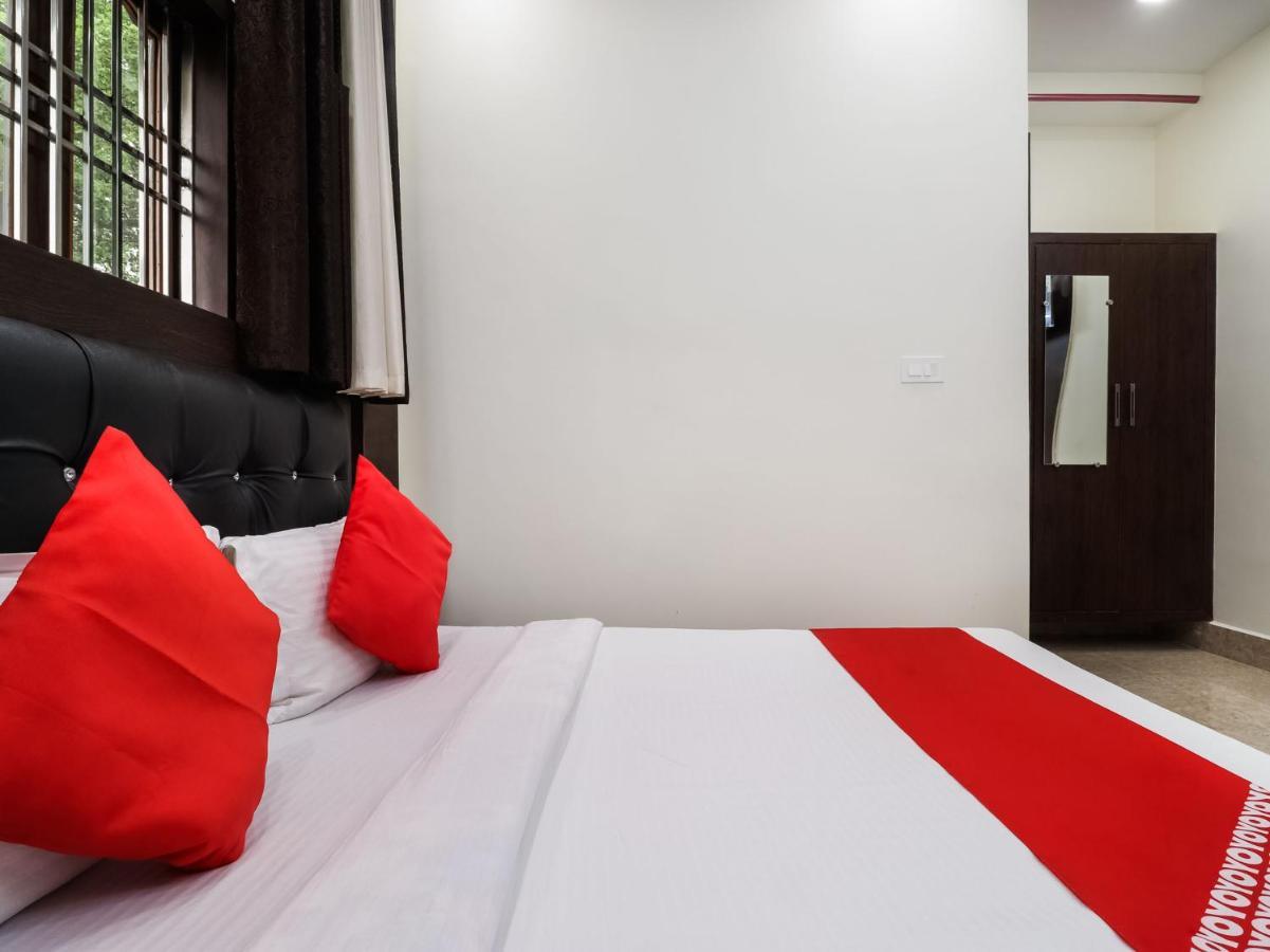 Oyo 77158 Hotel Swastik Palace Bhiwandi Exterior photo